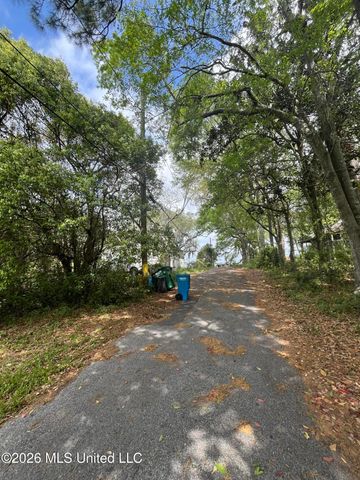4515 Cedar Street, Pascagoula, MS 39567