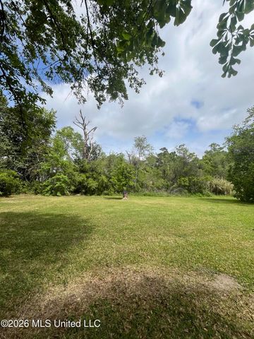 4515 Cedar Street, Pascagoula, MS 39567