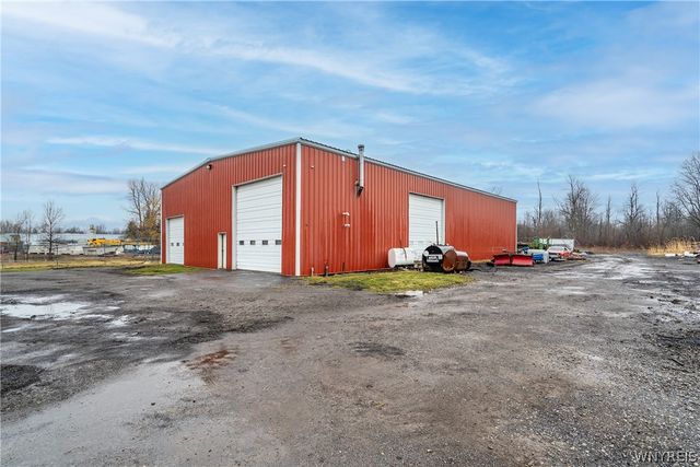 8465 Transit Road, Clarence, NY 14051