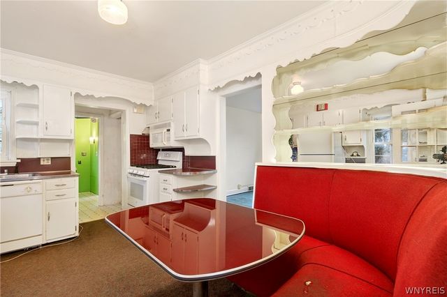 8465 Transit Road, Clarence, NY 14051