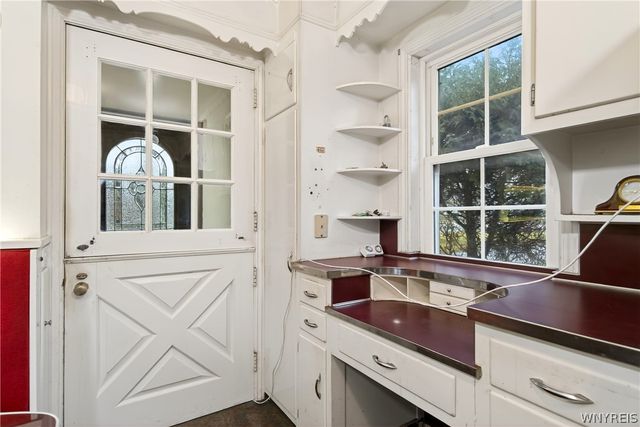 8465 Transit Road, Clarence, NY 14051