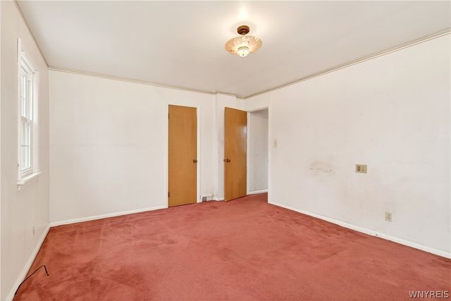 8465 Transit Road, Clarence, NY 14051