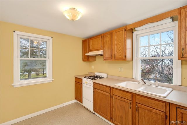 8465 Transit Road, Clarence, NY 14051