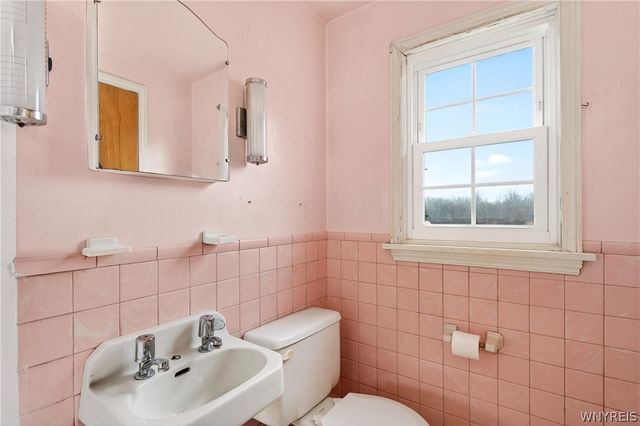 8465 Transit Road, Clarence, NY 14051