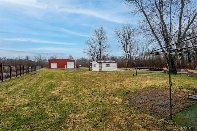 8465 Transit Road, Clarence, NY 14051