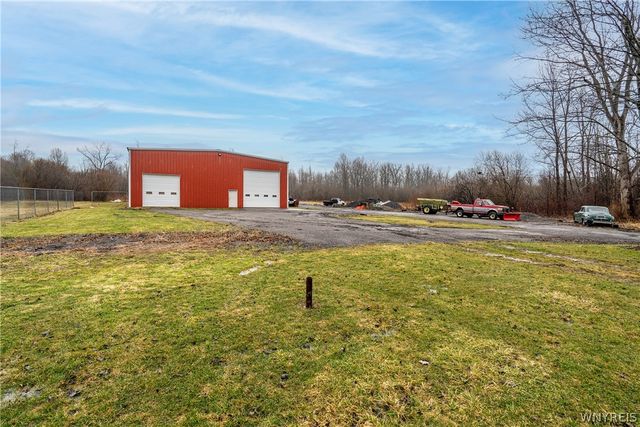 8465 Transit Road, Clarence, NY 14051