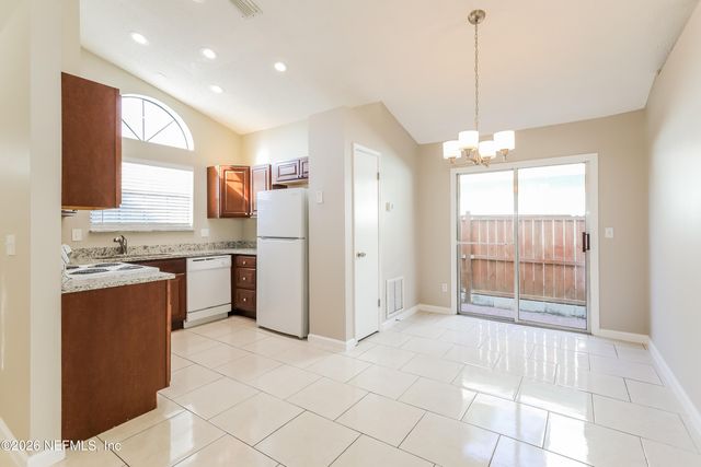 1323 BRANDYWINE Drive B, Orange Park, FL 32065
