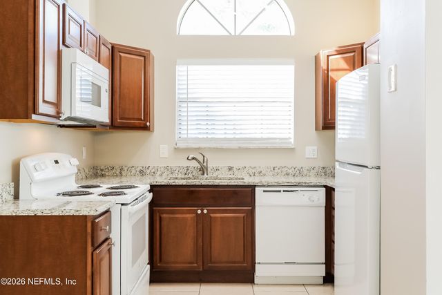 1323 BRANDYWINE Drive B, Orange Park, FL 32065