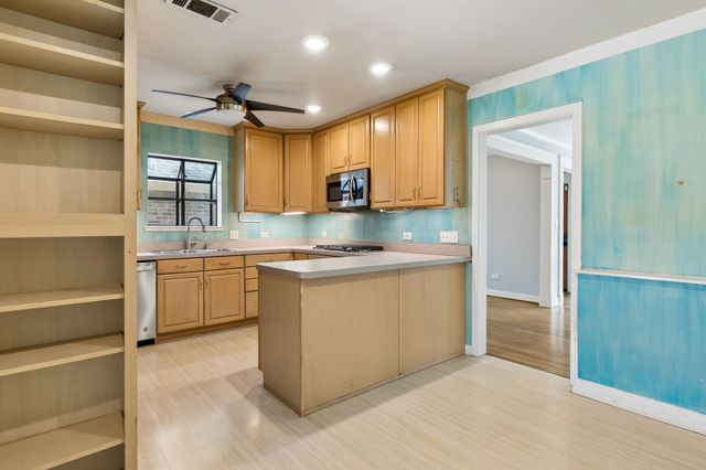 8015 Eagle Trail, Dallas, TX 75238