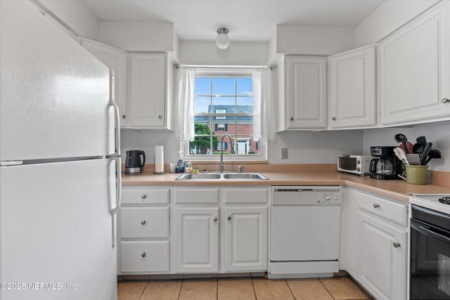 4915 BAYMEADOWS Road 8B, Jacksonville, FL 32217