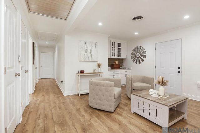 11465 Beco Rd, St Amant, LA 70774