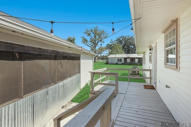 11465 Beco Rd, St Amant, LA 70774