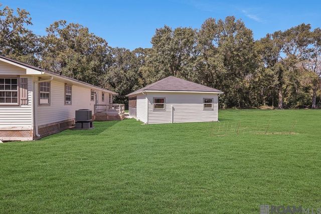 11465 Beco Rd, St Amant, LA 70774