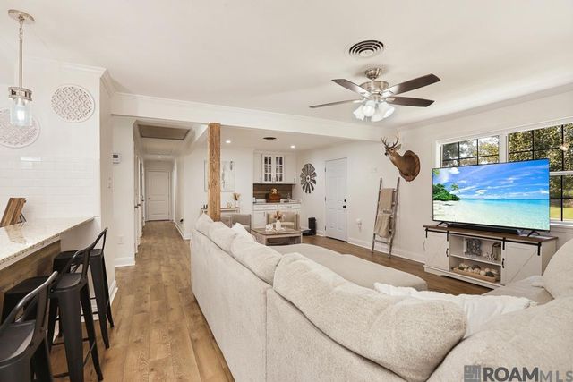 11465 Beco Rd, St Amant, LA 70774