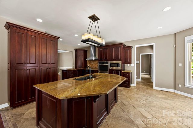 6520 Hollow Oak Drive, Mint Hill, NC 28227