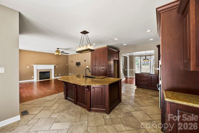 6520 Hollow Oak Drive, Mint Hill, NC 28227