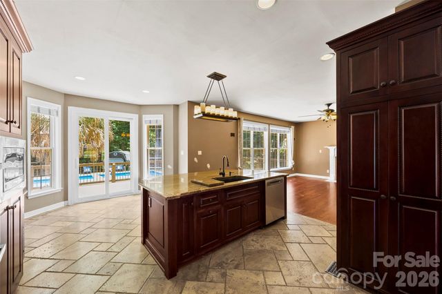 6520 Hollow Oak Drive, Mint Hill, NC 28227