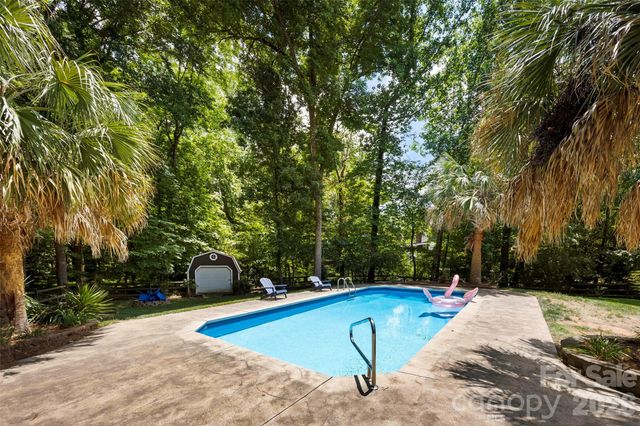 6520 Hollow Oak Drive, Mint Hill, NC 28227