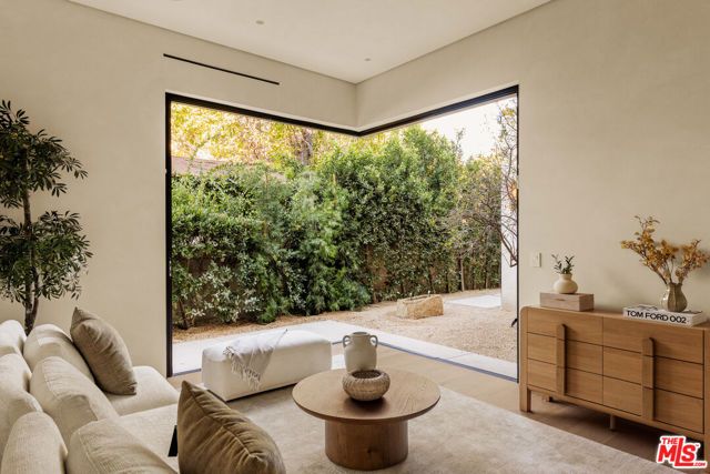 4724 Halbrent Avenue, Sherman Oaks, CA 91403