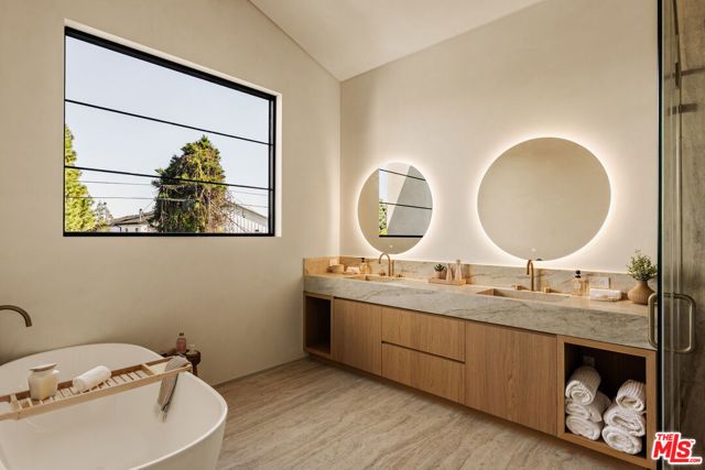 4724 Halbrent Avenue, Sherman Oaks, CA 91403