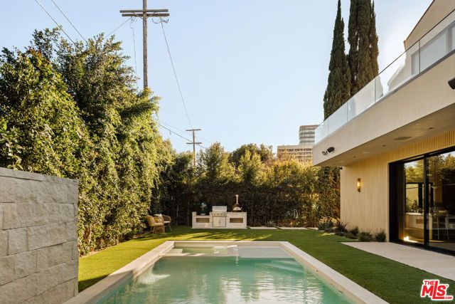 4724 Halbrent Avenue, Sherman Oaks, CA 91403