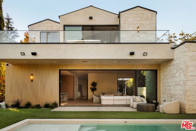 4724 Halbrent Avenue, Sherman Oaks, CA 91403