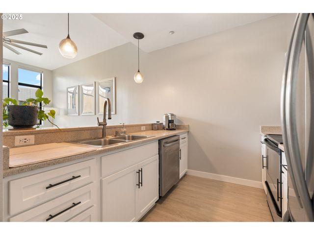 1125 Nw 9TH Ave 517, Portland, OR 97209