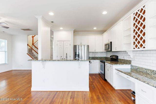 200 River Gate Lane, Wilmington, NC 28412