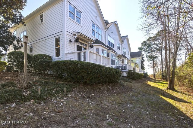 200 River Gate Lane, Wilmington, NC 28412