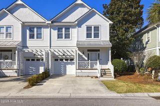 200 River Gate Lane, Wilmington, NC 28412