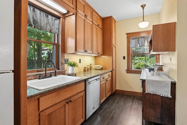 516 W 11th Street, Cedar Falls, IA 50613