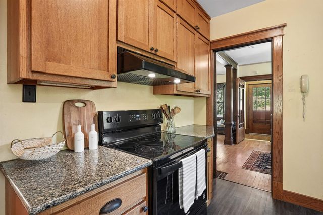 516 W 11th Street, Cedar Falls, IA 50613