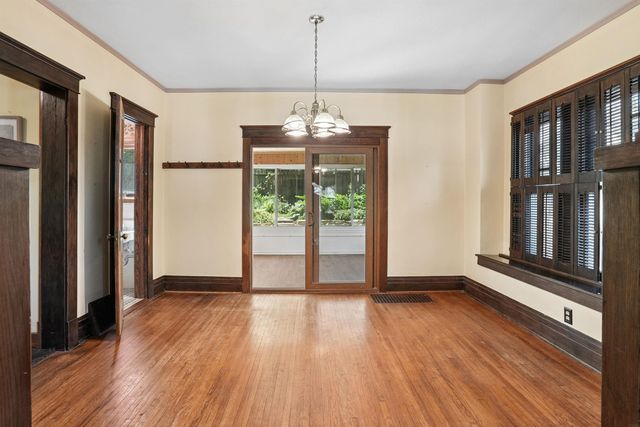 516 W 11th Street, Cedar Falls, IA 50613
