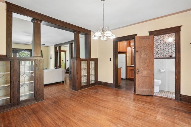 516 W 11th Street, Cedar Falls, IA 50613