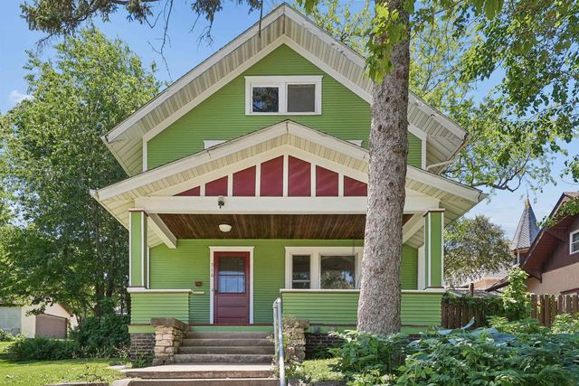 516 W 11th Street, Cedar Falls, IA 50613