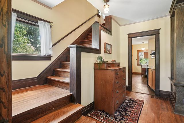 516 W 11th Street, Cedar Falls, IA 50613