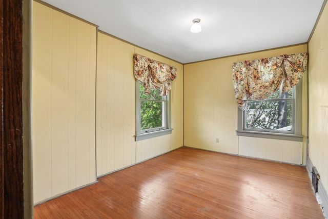 516 W 11th Street, Cedar Falls, IA 50613