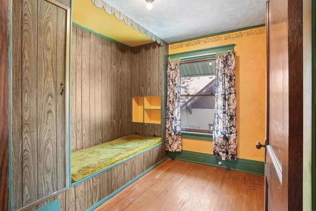 516 W 11th Street, Cedar Falls, IA 50613
