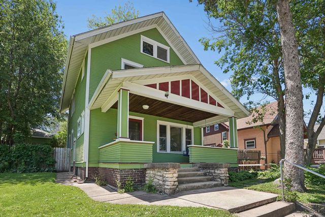 516 W 11th Street, Cedar Falls, IA 50613