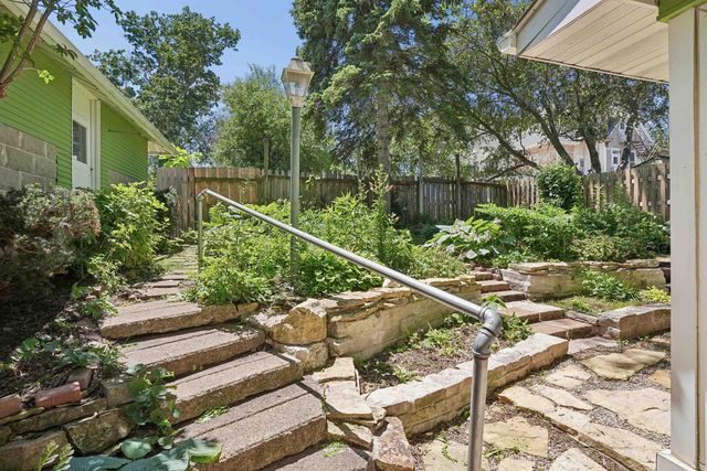 516 W 11th Street, Cedar Falls, IA 50613