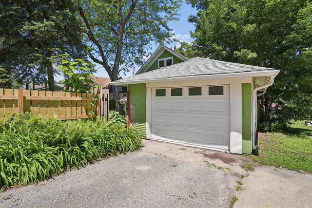 516 W 11th Street, Cedar Falls, IA 50613