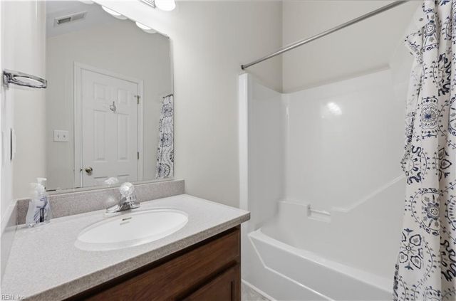 402 Calvin ST, Suffolk, VA 23435
