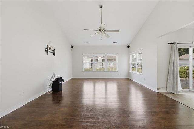 402 Calvin ST, Suffolk, VA 23435