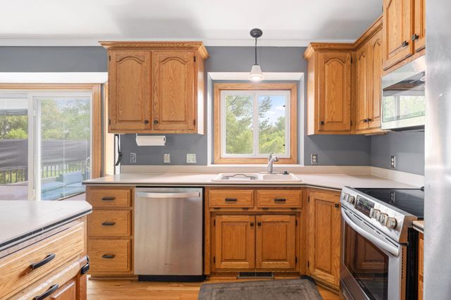 550 Mckinley Street, Anoka, MN 55303