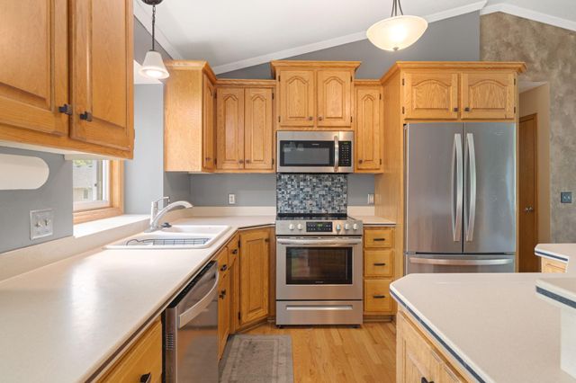 550 Mckinley Street, Anoka, MN 55303