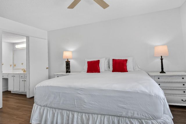 5930 Whispering Pine Way B-2, Greenacres, FL 33463