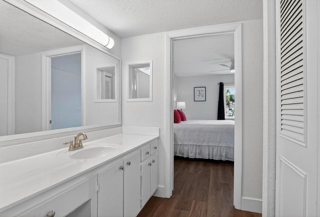 5930 Whispering Pine Way B-2, Greenacres, FL 33463