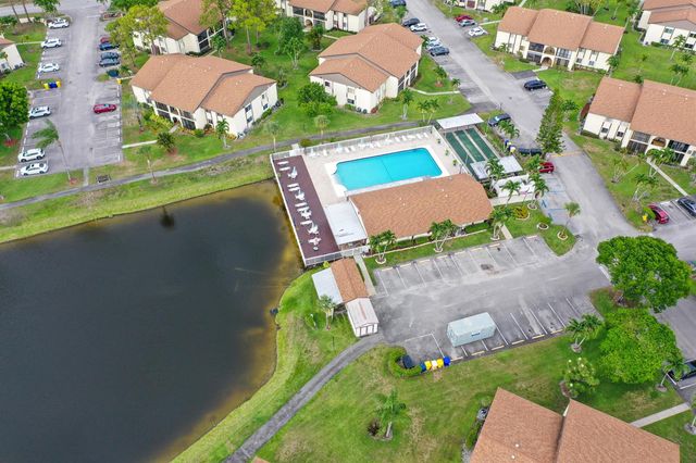 5930 Whispering Pine Way B-2, Greenacres, FL 33463