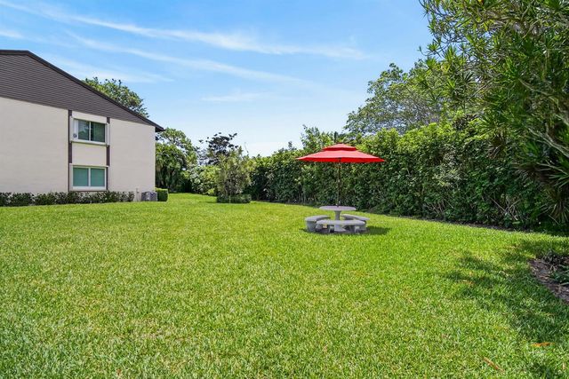 5930 Whispering Pine Way B-2, Greenacres, FL 33463