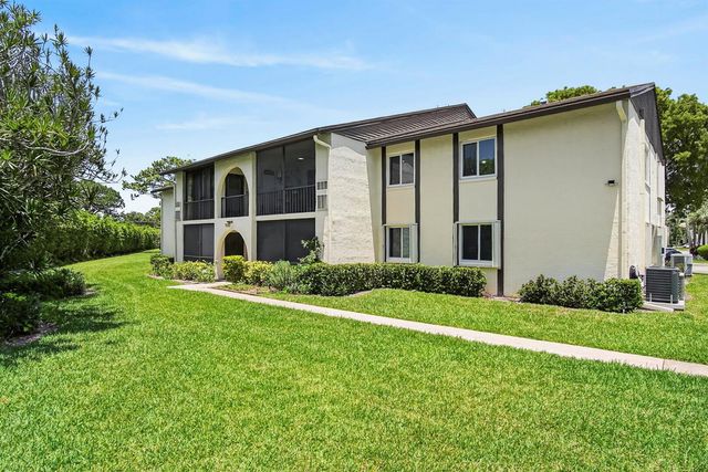 5930 Whispering Pine Way B-2, Greenacres, FL 33463
